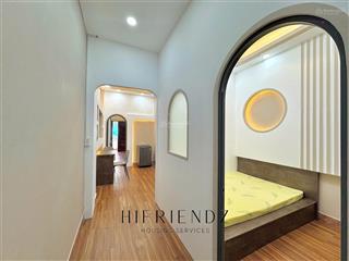 Căn hộ 2 phòng ngủ + 1 phòng khách sẵn nội thất cao cấp  70m2 phù hợp gia đình, nhóm bạn  quận 5