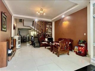 Hơn 9 tỷ có nhà phân lô phúc diễn  5 tầng  ô tô đỗ  dân xây  sẵn ở