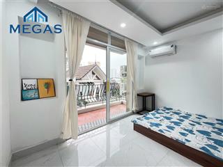 Cho thuê căn hộ 2 phòng ngủ ban công nằm ngay đường lớn phạm văn đồng, thành phố giao lưu