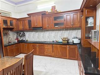 Bán nhà  ngang 5m hiếm  dt 90m2  5pn  200m ra tới nguyễn duy trinh  q2