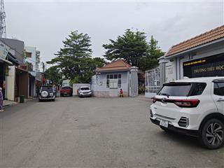 Đẹp  nhà  phước long b  q9  dt 136m2  đường xe 7 chỗ quay đầu