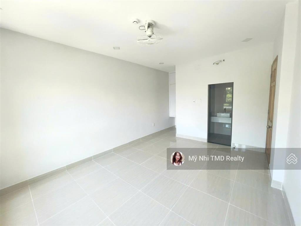 Bán tòa nhà căn hộ dịch vụ mới lê văn thịnh quận 2, 5 tầng, 202m2, 21 phòng.  nhi 0772 614 ***