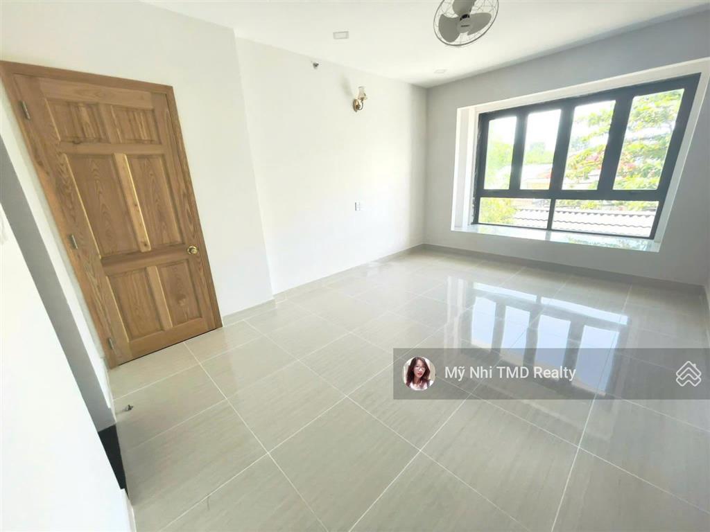 Bán tòa nhà căn hộ dịch vụ mới lê văn thịnh quận 2, 5 tầng, 202m2, 21 phòng.  nhi 0772 614 ***