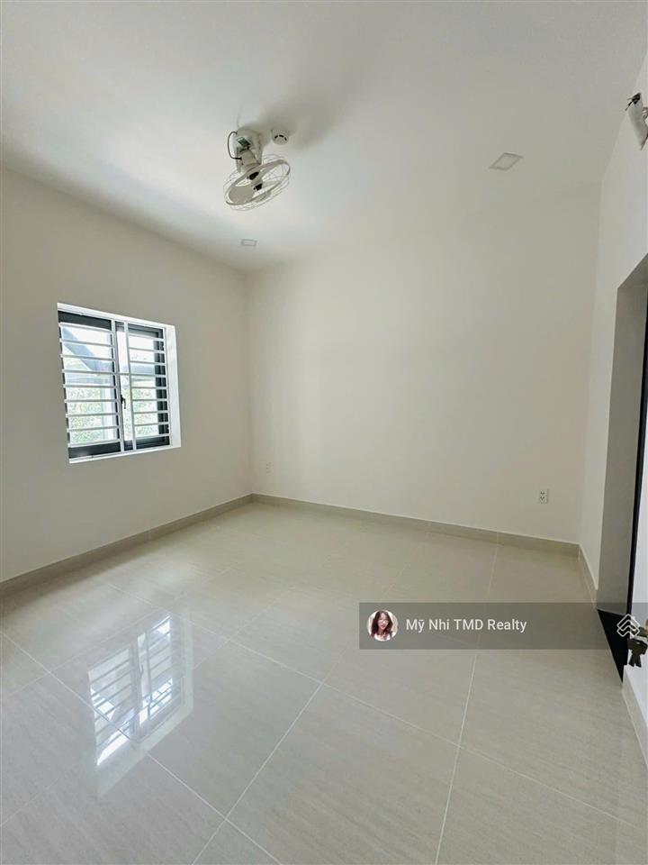 Bán tòa nhà căn hộ dịch vụ mới lê văn thịnh quận 2, 5 tầng, 202m2, 21 phòng.  nhi 0772 614 ***