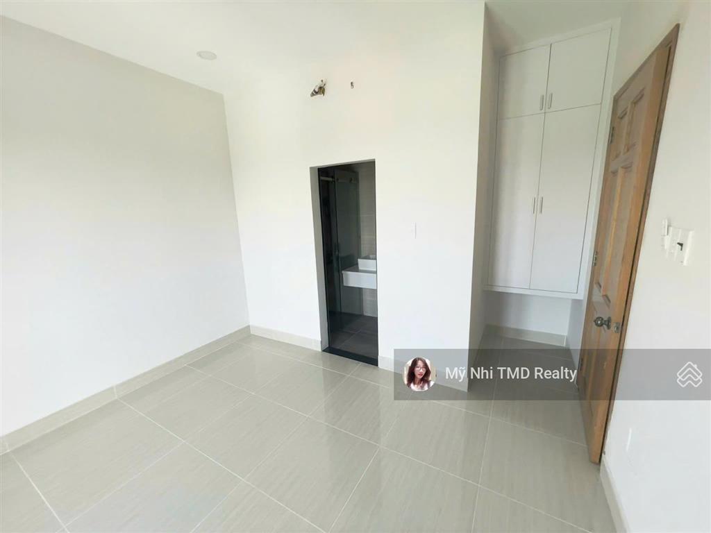 Bán tòa nhà căn hộ dịch vụ mới lê văn thịnh quận 2, 5 tầng, 202m2, 21 phòng.  nhi 0772 614 ***