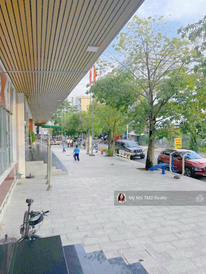 Bán căn hộ bình minh 3pn 108m2  căn góc đẹp, có ban công phòng khách, giếng trời