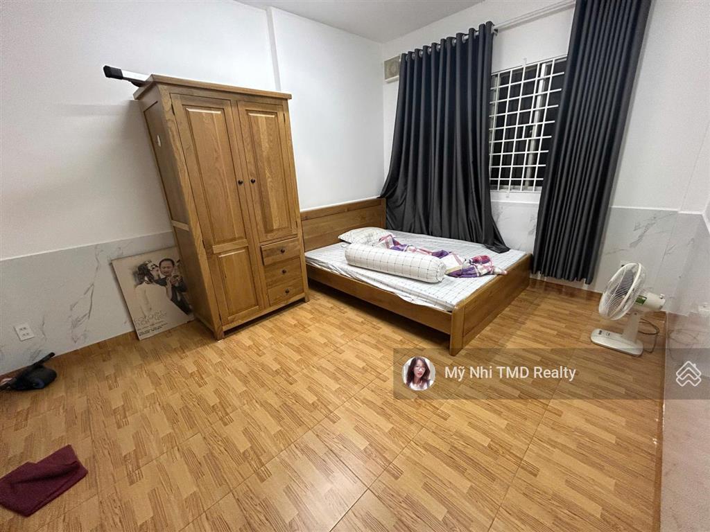 Bán căn hộ bình minh 3pn 108m2  căn góc đẹp, có ban công phòng khách, giếng trời