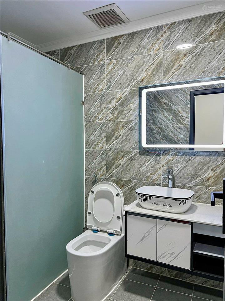 Cho thuê căn hộ 1 phòng ngủ 50m2 giặt sấy riêng  cửa sổ thoáng gần toà nhà viettel  hà đô  q10