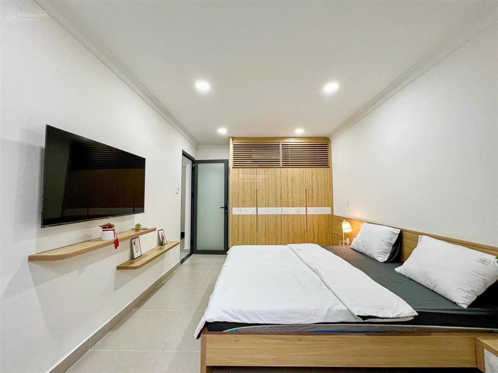 Cho thuê căn hộ 1 phòng ngủ 50m2 giặt sấy riêng  cửa sổ thoáng gần toà nhà viettel  hà đô  q10