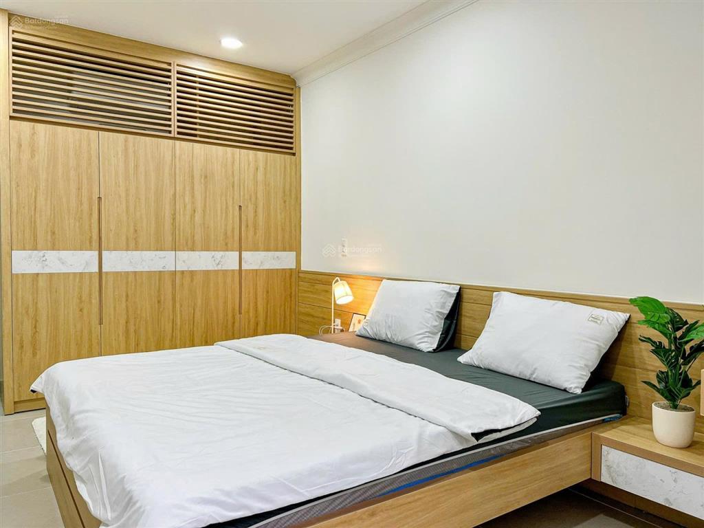 Cho thuê căn hộ 1 phòng ngủ 50m2 giặt sấy riêng  cửa sổ thoáng gần toà nhà viettel  hà đô  q10