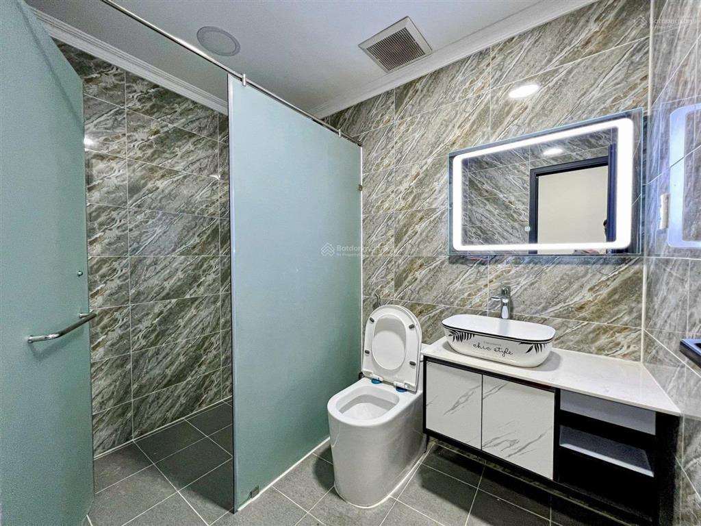 Cho thuê căn hộ 1 phòng ngủ 50m2 giặt sấy riêng  cửa sổ thoáng gần toà nhà viettel  hà đô  q10