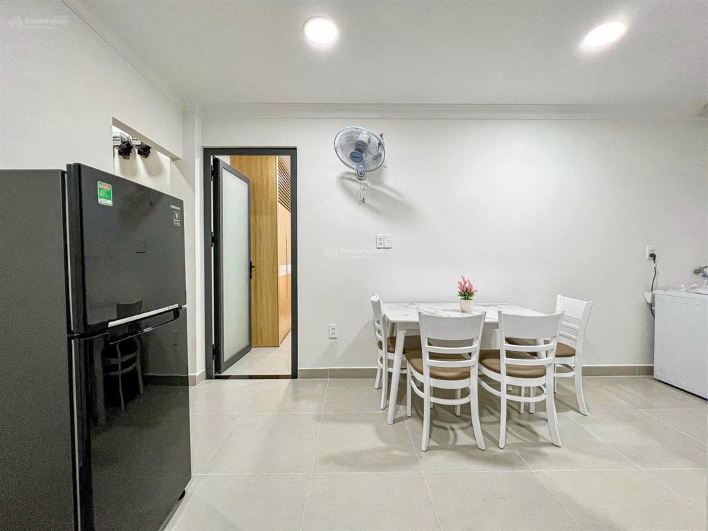 Cho thuê căn hộ 1 phòng ngủ 50m2 giặt sấy riêng  cửa sổ thoáng gần toà nhà viettel  hà đô  q10