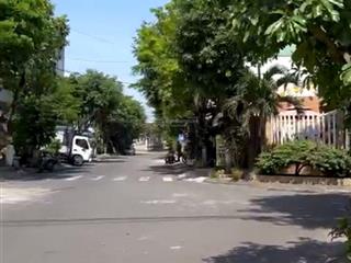 Cần bán đãi trọ .5phong
kv sơn trà. đường 5m5...
dt...103m2
giá 4ty xx...
 my 0903 544 ***