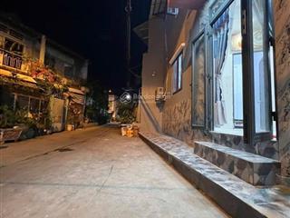 Nhà mới lô góc, 2 tầng, 49m2, đường tỉnh lộ 10, hẻm xe tăng thông, giá chỉ 3,55tỷ (ko lộ giới  qh)