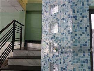 Bán nhà 2 tầng, 4x15, hẻm xe hơi 8m thông, đường tên lửa, giá chỉ nhỉnh nhẹ 5 tỷ. hàng thơm 102 !