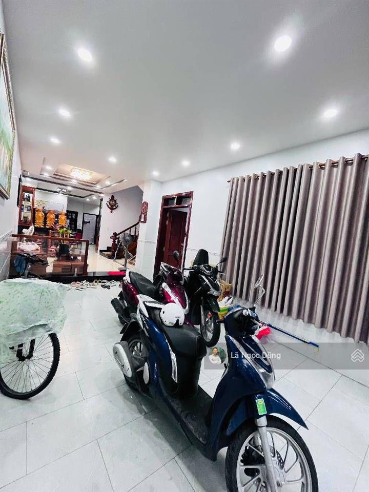 Bán nhà 3 tầng, 4x25, hẻm xe hơi 8m, đường tỉnh lộ 10 ( giáp tên lửa ), giá nhỉnh 6 tỷ ( tl ).