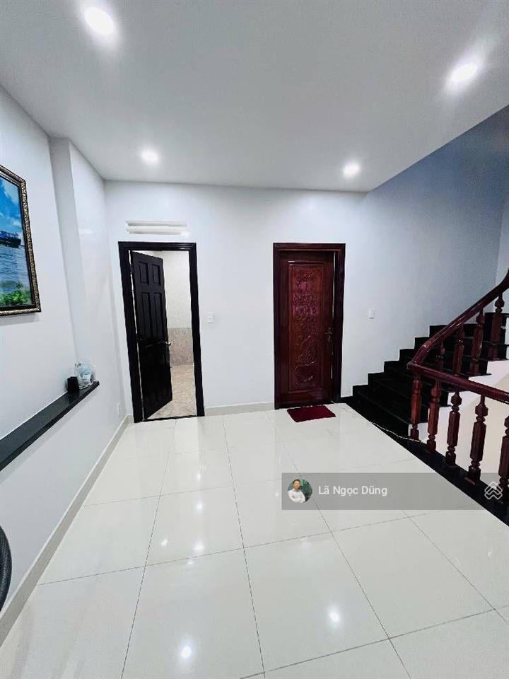 Bán nhà 3 tầng, 4x25, hẻm xe hơi 8m, đường tỉnh lộ 10 ( giáp tên lửa ), giá nhỉnh 6 tỷ ( tl ).