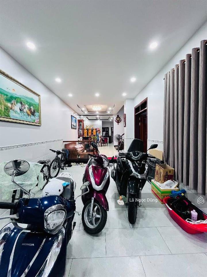 Bán nhà 3 tầng, 4x25, hẻm xe hơi 8m, đường tỉnh lộ 10 ( giáp tên lửa ), giá nhỉnh 6 tỷ ( tl ).