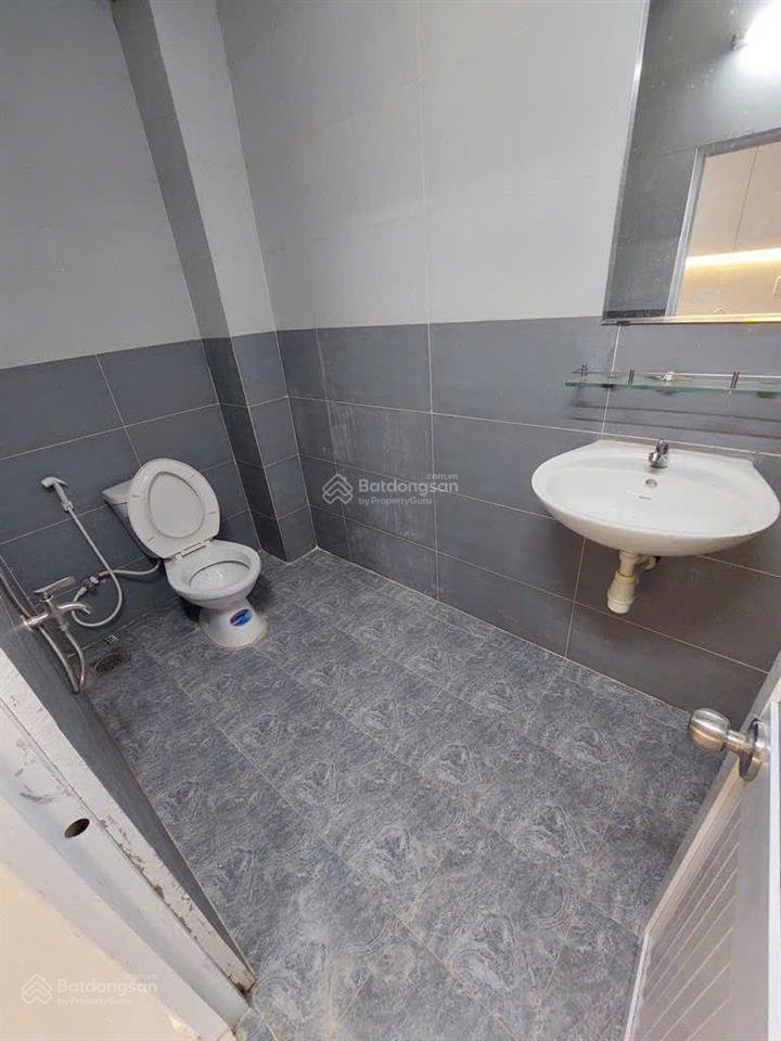 Bán nhà 2 tầng  116m2  6pn  3wc  ngay sát tên lửa, kinh dương vương, xác định bán đất tặng nhà.