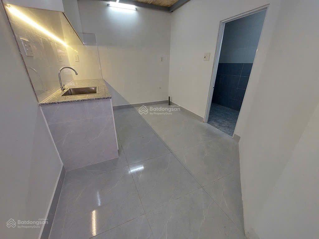 Bán nhà 2 tầng  116m2  6pn  3wc  ngay sát tên lửa, kinh dương vương, xác định bán đất tặng nhà.