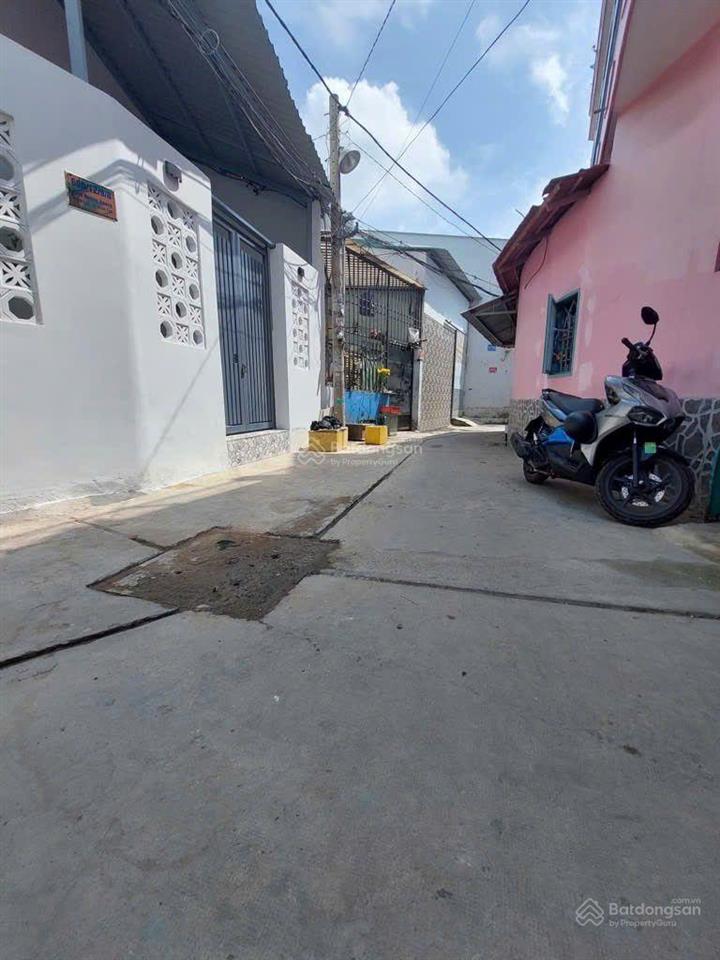 Bán nhà 2 tầng  116m2  6pn  3wc  ngay sát tên lửa, kinh dương vương, xác định bán đất tặng nhà.