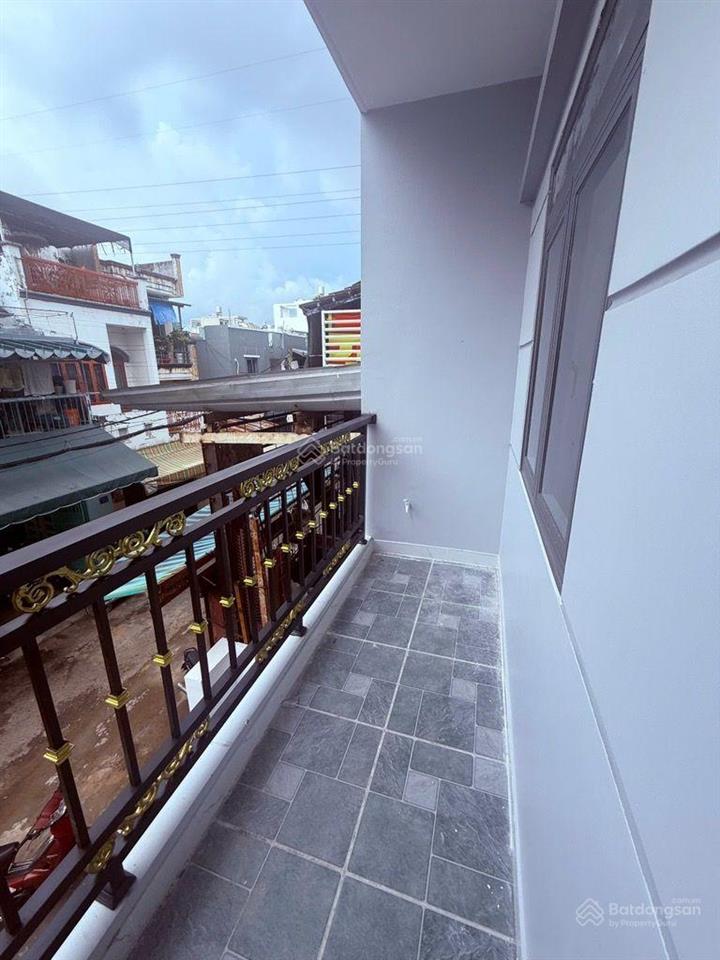 Bán nhà 2 tầng, 4m x 16,25m đường lê văn quới, hẻm xe tải 8m thông, chỉ 4,4 tỷ