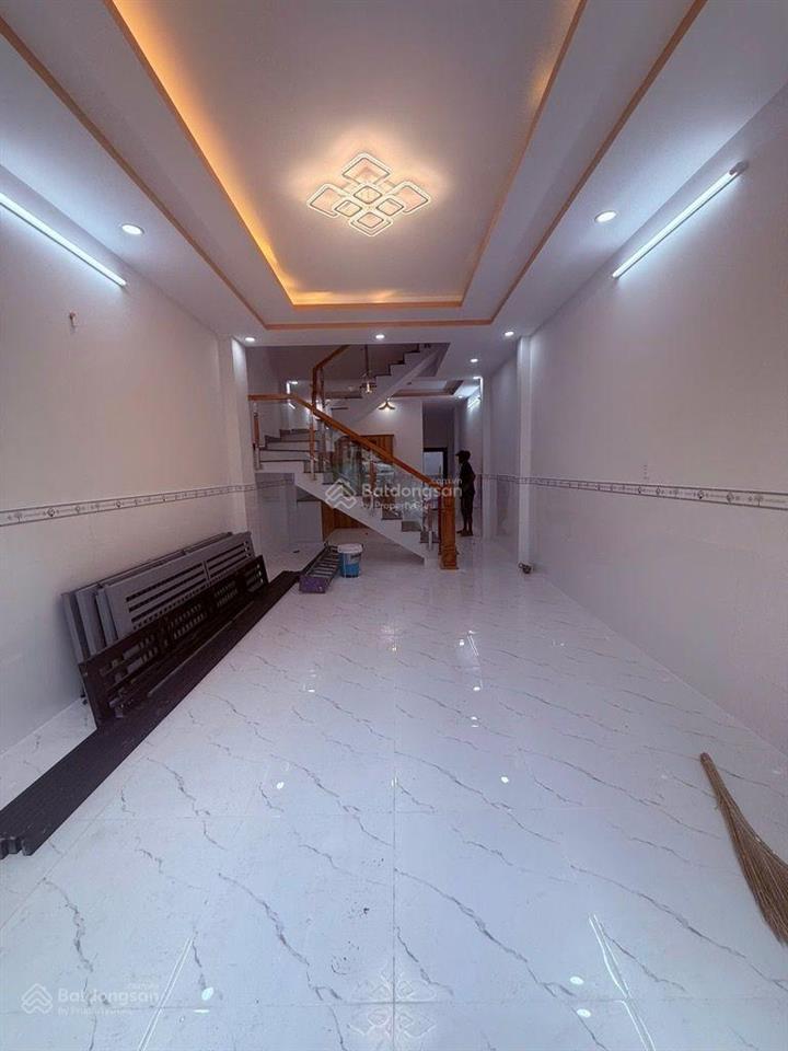 Bán nhà 2 tầng, 4m x 16,25m đường lê văn quới, hẻm xe tải 8m thông, chỉ 4,4 tỷ