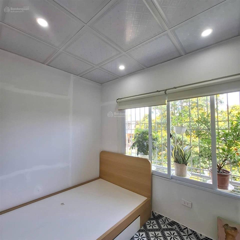 Chính chủ bán tt phố 8/3, 25m2, view sân chơi, giá 1 tỷ 2. gần đh bách khoa, kt quốc dân, xây dựng.