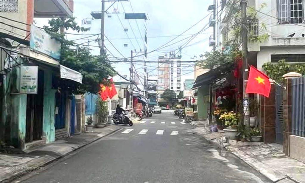 Em có lô hàng hiếm biển mỹ khê  3 mặt tiền  đầu tư sinh lời cao