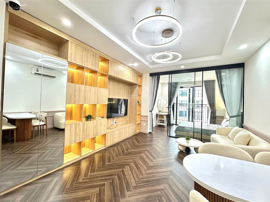 Chính chủ bán gấp căn hộ 1pn sửa đẹp, full nội thất cao cấp, tại times city. em 0985 566 ***