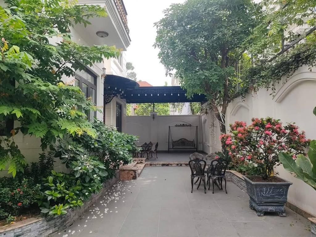 Chính chủ bán biệt thự bán đảo linh đàm 254m² 4 tầng + hầm vỉa hè giá 53 tỷ  0977 355 ***