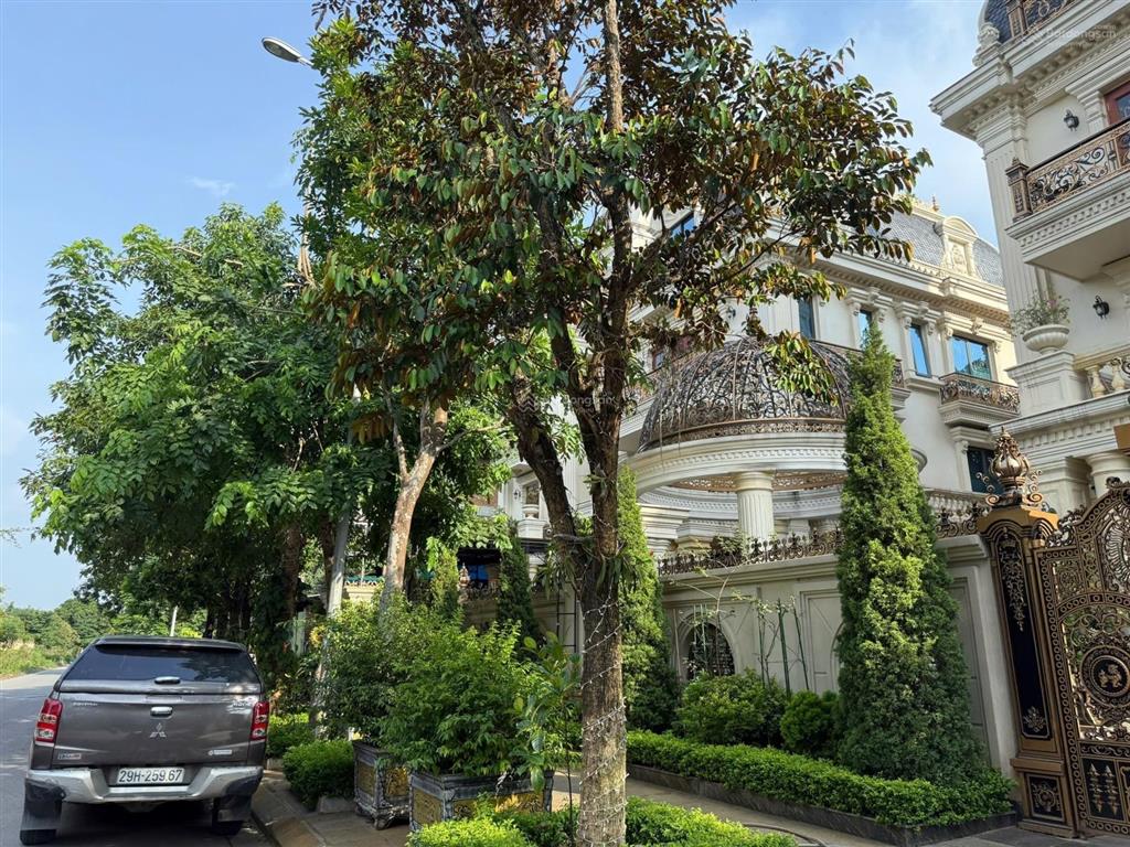 Chính chủ cần bán biệt thự 360m2, xây 3 tầng giá 57.5tỷ.  0977 355 ***