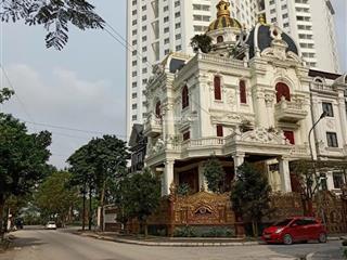 Chính chủ cần bán lô góc đất đấu giá 190m2, mặt tiền 25m, vỉa hè, giá 38.5 tỷ.  0977 355 ***