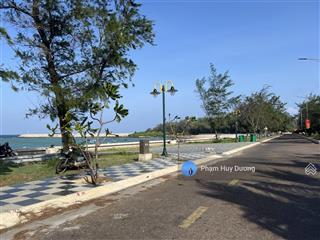 Lô đất gần 1000m2 vị trí ngay trung tâm của đảo phú quý, cách công viên biển cafe 100 mét