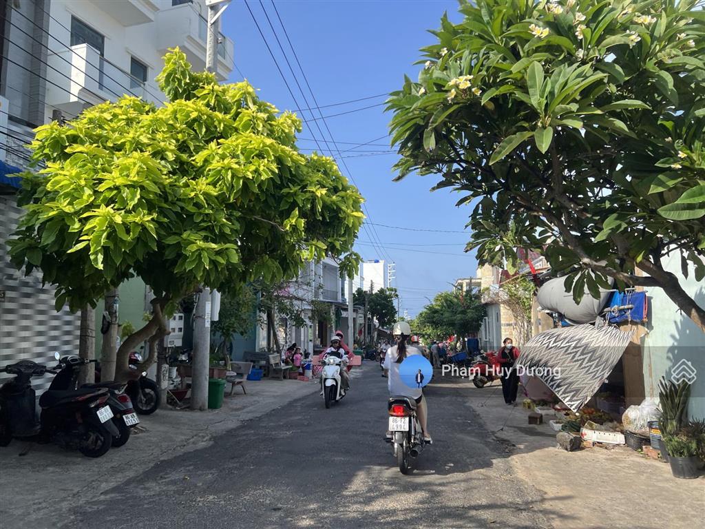 Bán đất 945m2 liền kề cơm niêu phú quý, cách công viên chợ đêm khoảng 50 mét giá bán 2 tỷ 870 triệu
