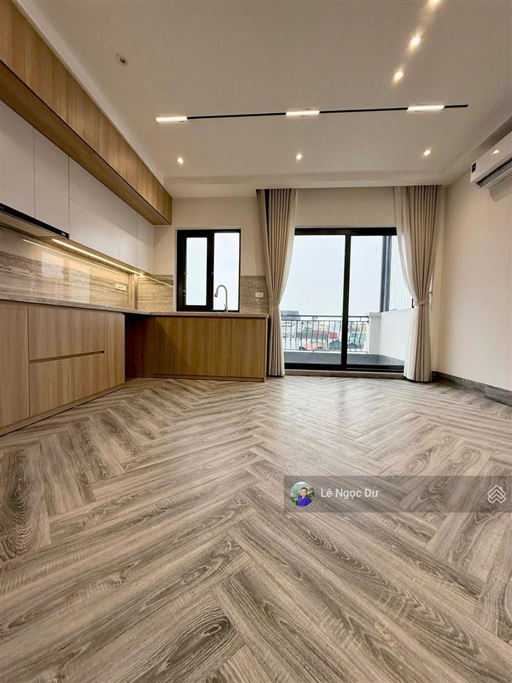 Gần lotte lạc long quân, 6 tầng siêu vip 100m  thang máy, ô tô vào, full nội thất, nhỉnh 20 tỷ