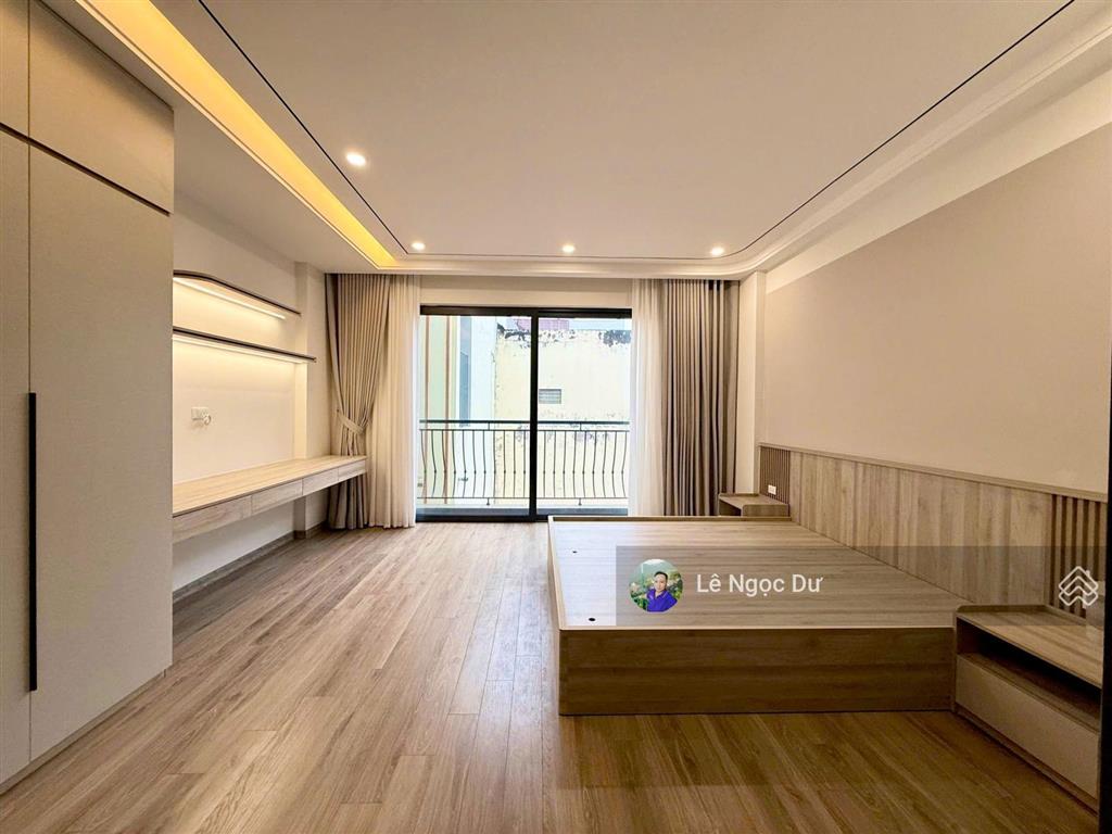 Gần lotte lạc long quân, 6 tầng siêu vip 100m  thang máy, ô tô vào, full nội thất, nhỉnh 20 tỷ