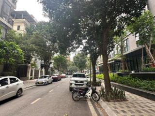 Bán mảnh đất biệt thự tại vườn đào, vị trí kim cương, một bước ra hồ tây, mt 16m, đối diện lotte