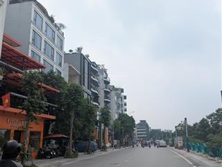 Bán gấp tòa khách sạn 2 mặt hồ 305 tỷ 310m x 10 tầng view hồ tây