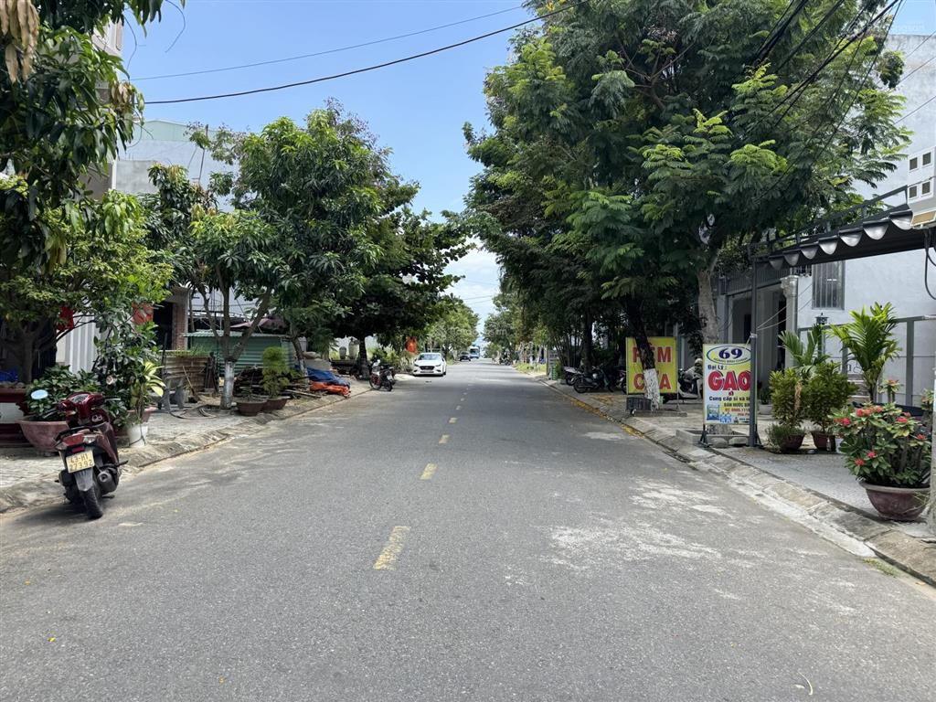 Chính chủ bán lô đất đường lê thị riêng ngay bãi tắm tân trà