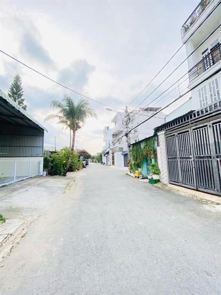 Bán đất thổ cư mt đường thạnh lộc 49, phường thạnh lộc q12, dt 200m2(5,7x35).đường 10m, giá 9,9 tỷ