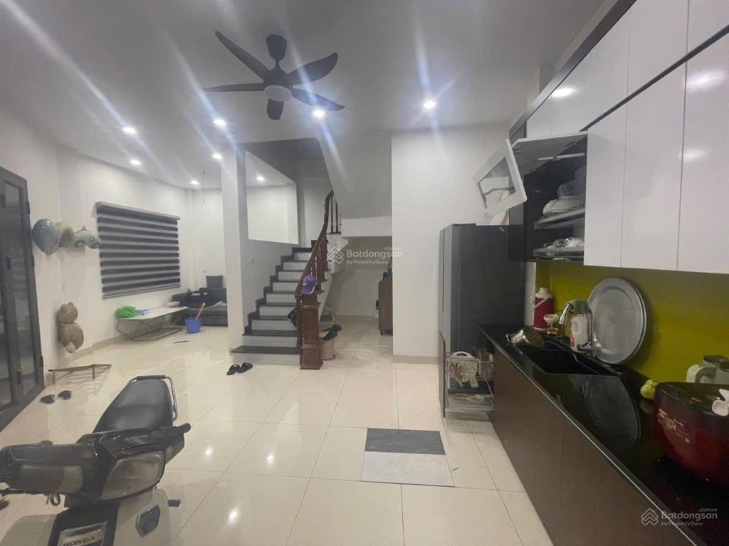 Bán nr 4pn, 3wc, 40m2 ở láng hòa lạc, 4,25 tỷ giá ưu đãi
