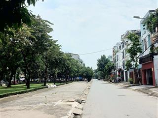 ** hot! nhà cho thuê đối diện cv lớn phường bình trưng. q2. vị trí cực tốt cho gia chủ ở  kd  vp.