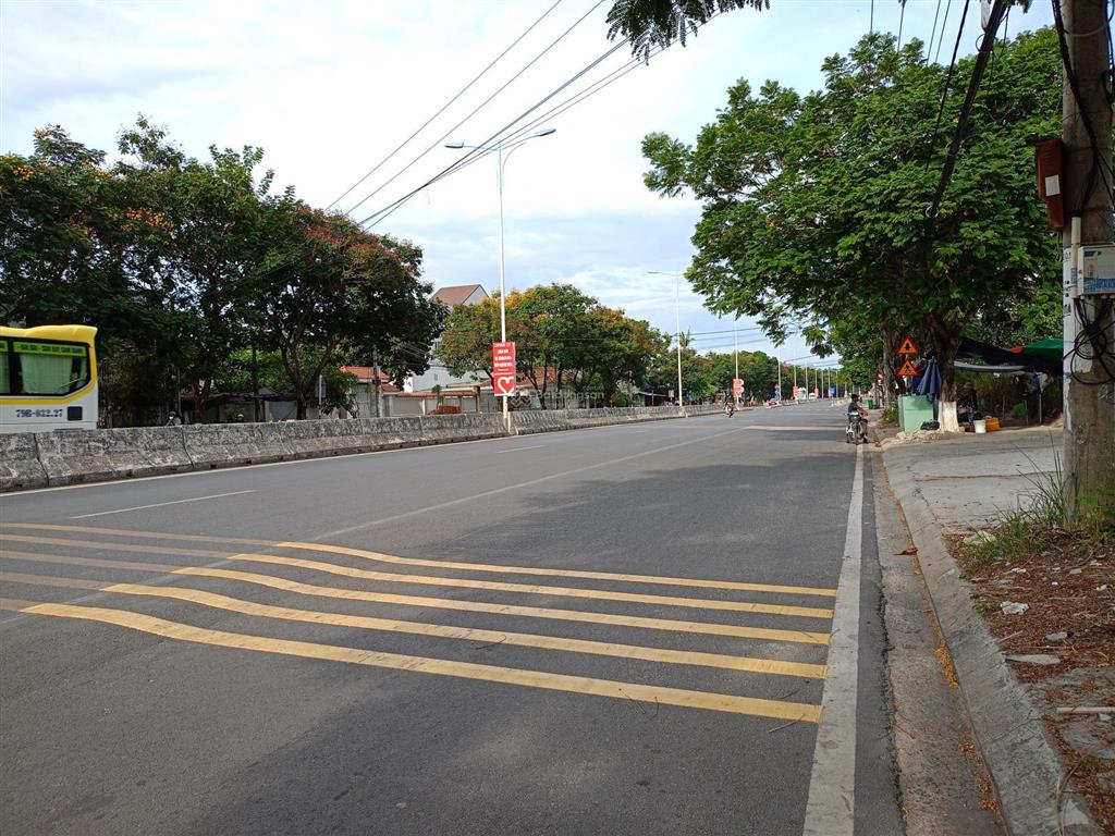 Bán đất mặt tiền đường nguyễn tất thành, xã phước đồng, nha trang. hơn 4000m2 ngang 22m. giá 40tỷ