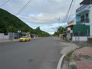 Lô góc mặt tiền phong châu, nha trang. gần tỉnh lộ 3. dt 218,5m2, ngang 7,49m (full thổ)..51 tr/m2