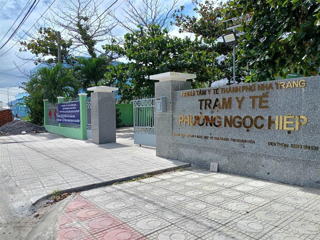 Lô góc 2 mặt tiền, khu tái định cư ngọc hiệp, nha trang. dt 86m2, ngang 4m. giá 53 tr/m2