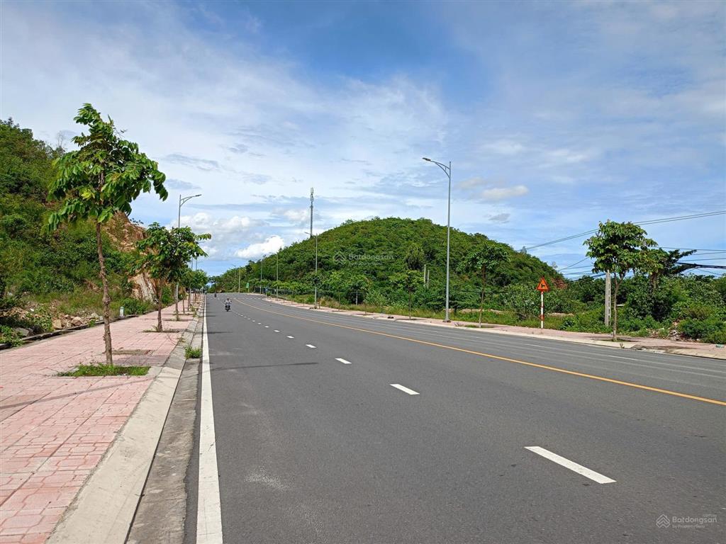 Đất mặt tiền phong châu, ngang 15m (thổ cư 100%), phước đồng, nha trang. dt 438,5m2. giá 21 tỷ.