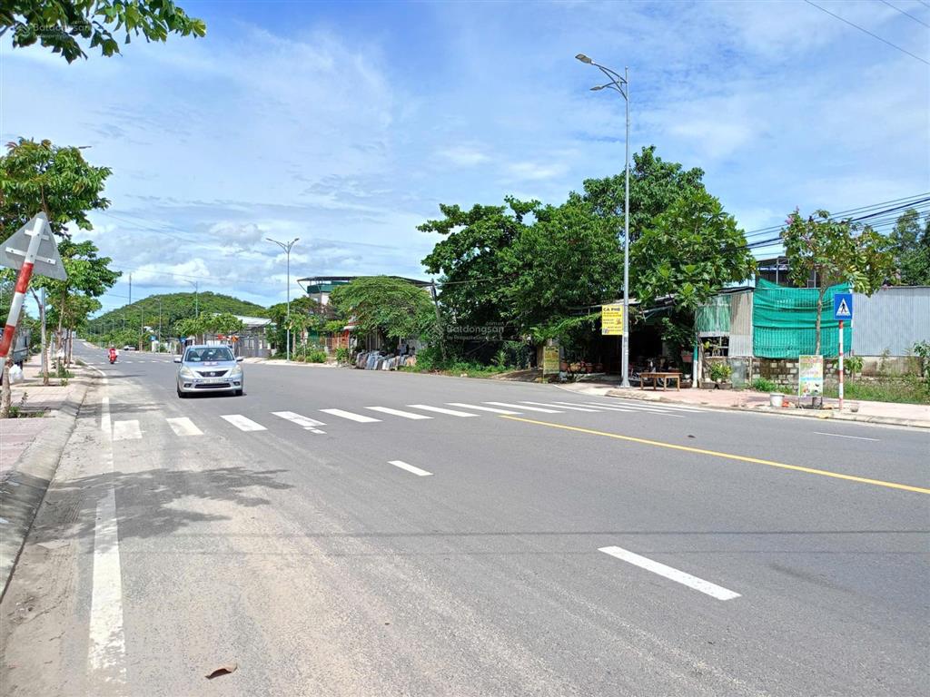 Đất mặt tiền phong châu, ngang 15m (thổ cư 100%), phước đồng, nha trang. dt 438,5m2. giá 21 tỷ.