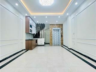 Nhà đẹp  cầu diễn  6 tầng thang máy  ô tô ngủ nhà  sát trục chính  giá hơn 8 tỷ