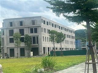 Em cần bán lô biệt thự centreville lương sơn giá cực tốt chỉ 18,5tr/m2 sẵn sổ đỏ.